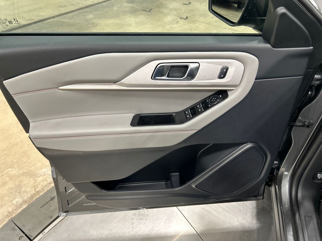 new 2025 Ford Explorer car, priced at $45,826