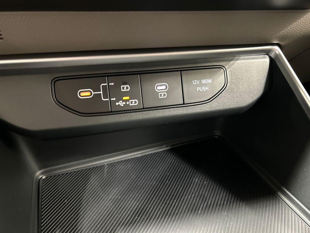 new 2025 Kia Carnival car, priced at $40,870