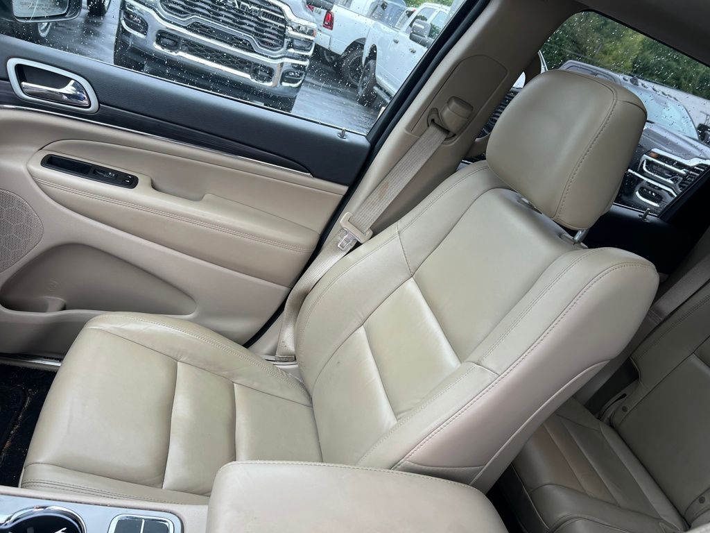 used 2021 Jeep Grand Cherokee car, priced at $22,900