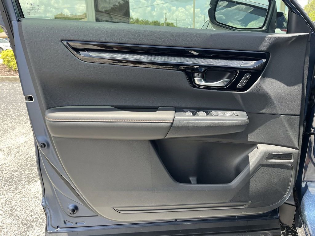 new 2025 Honda CR-V Hybrid car, priced at $40,795