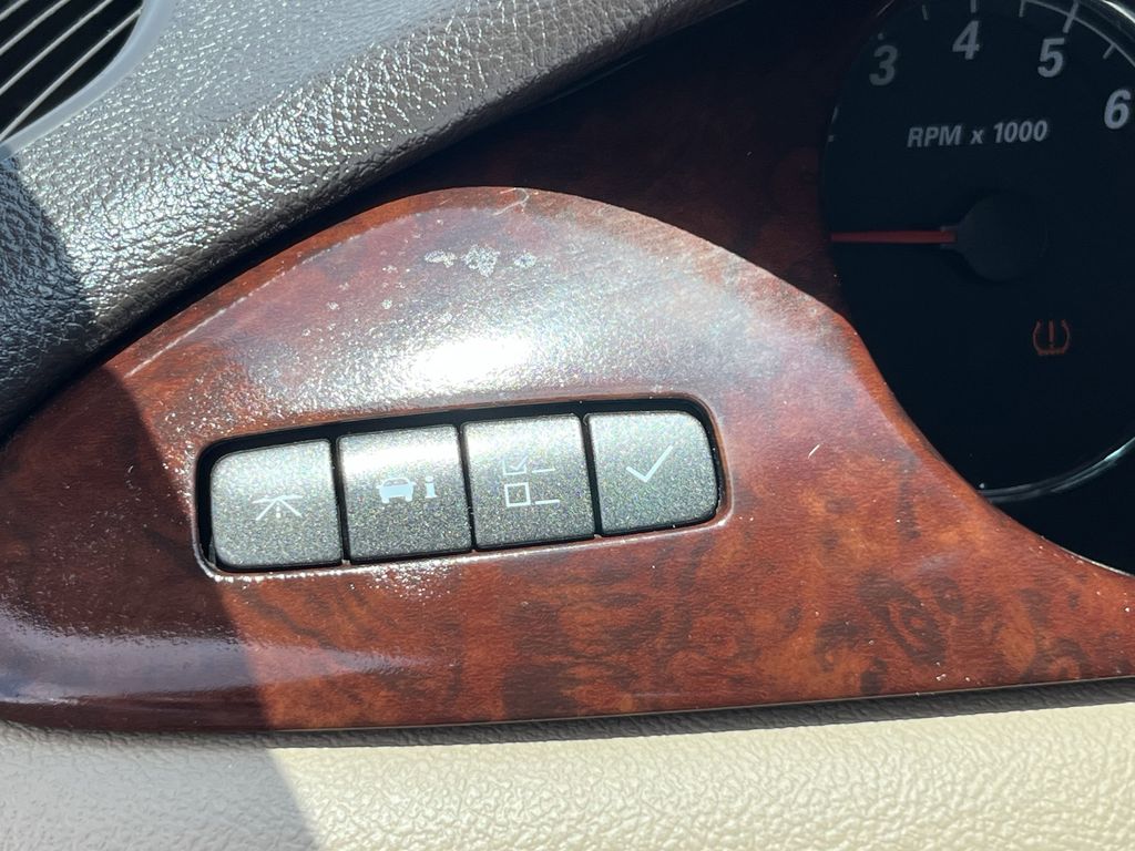 used 2007 Buick Lucerne car, priced at $6,991