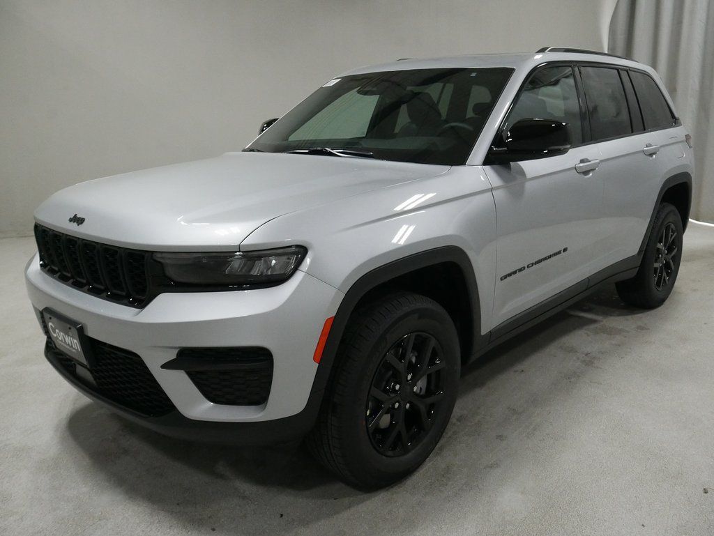 new 2024 Jeep Grand Cherokee car, priced at $42,030