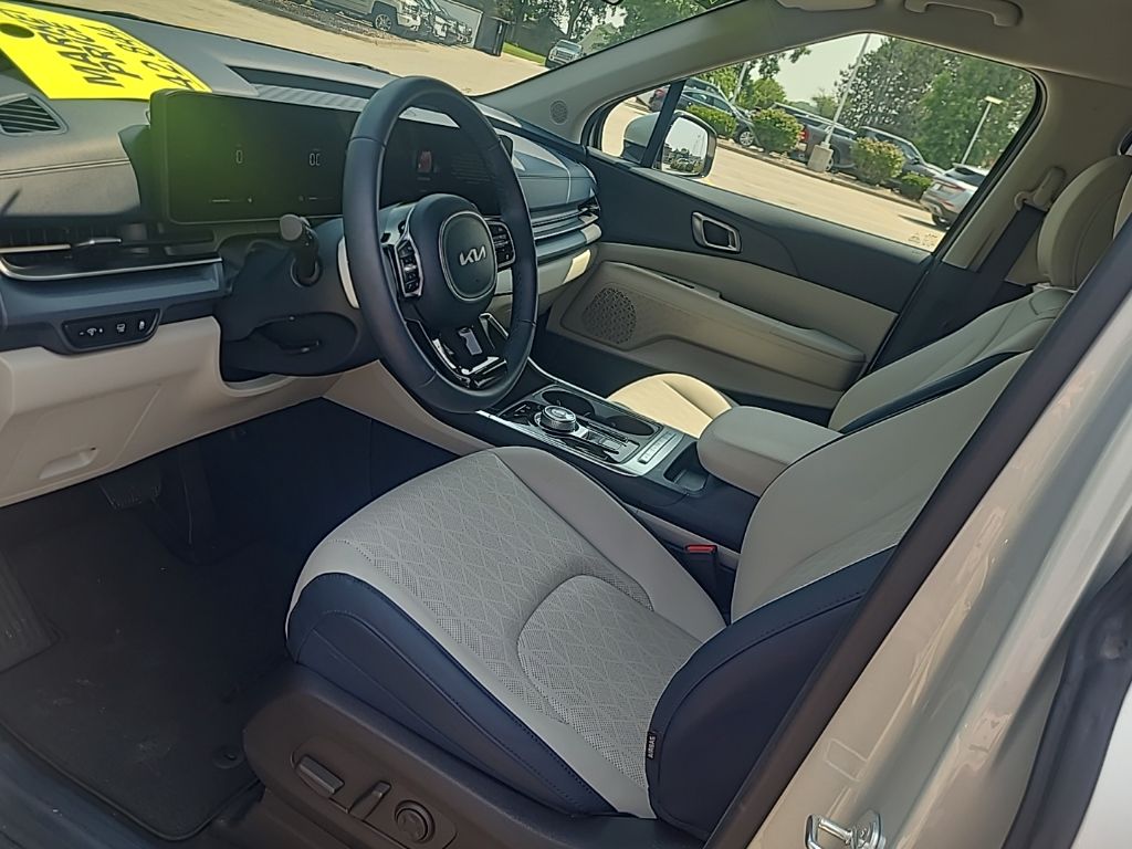 used 2025 Kia Carnival Hybrid car, priced at $42,844