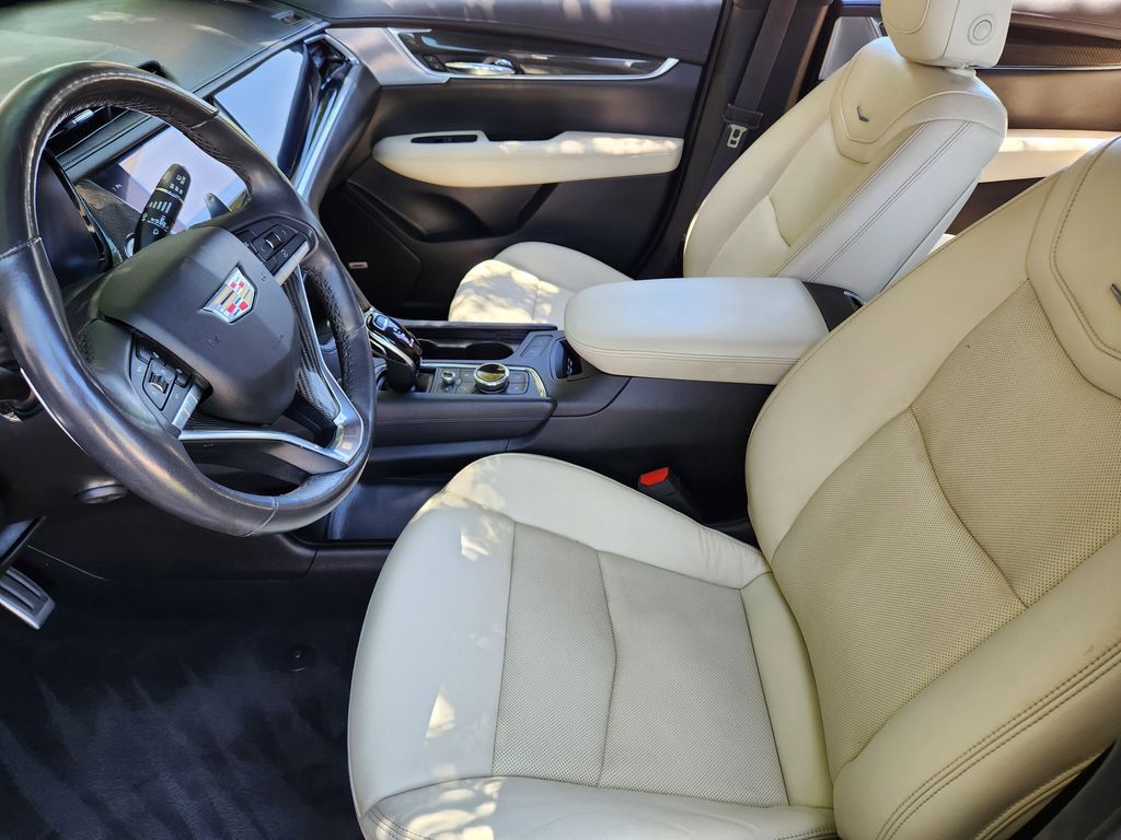 used 2020 Cadillac XT6 car, priced at $31,502