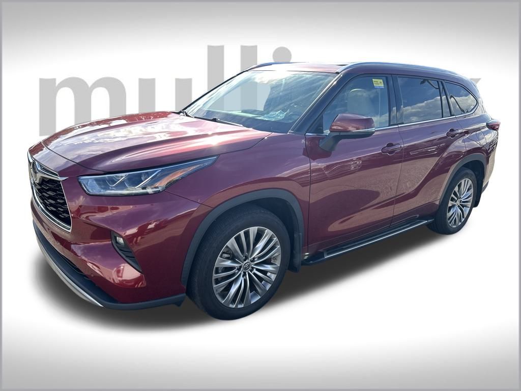 used 2021 Toyota Highlander car, priced at $35,300