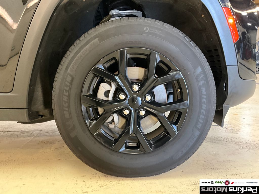 used 2024 Jeep Grand Cherokee car, priced at $36,958