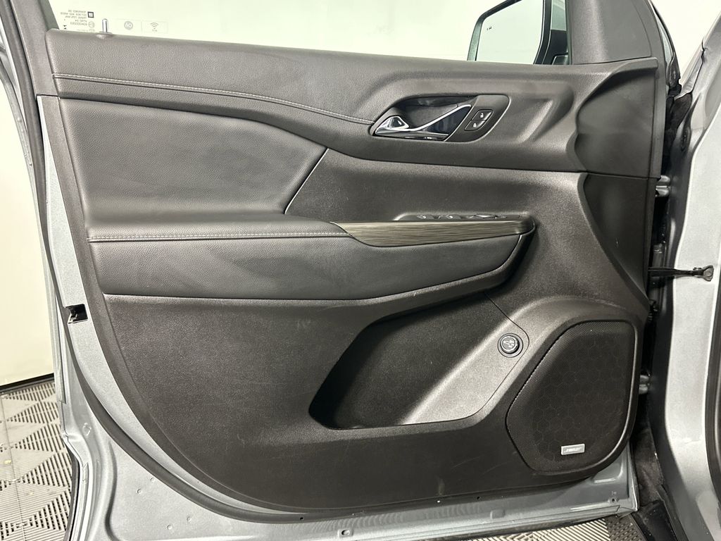 used 2023 GMC Acadia car, priced at $28,363