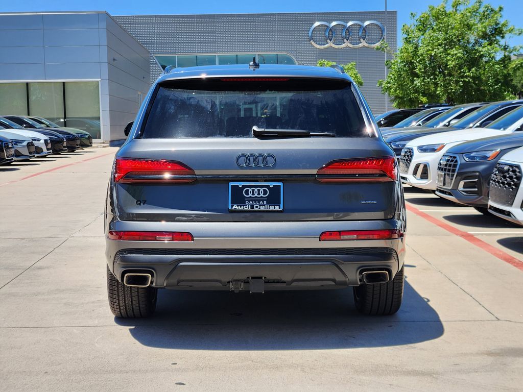 new 2025 Audi Q7 car, priced at $77,840