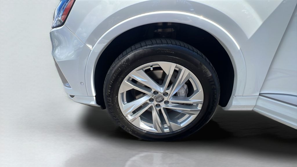 used 2020 Audi Q7 car, priced at $32,300