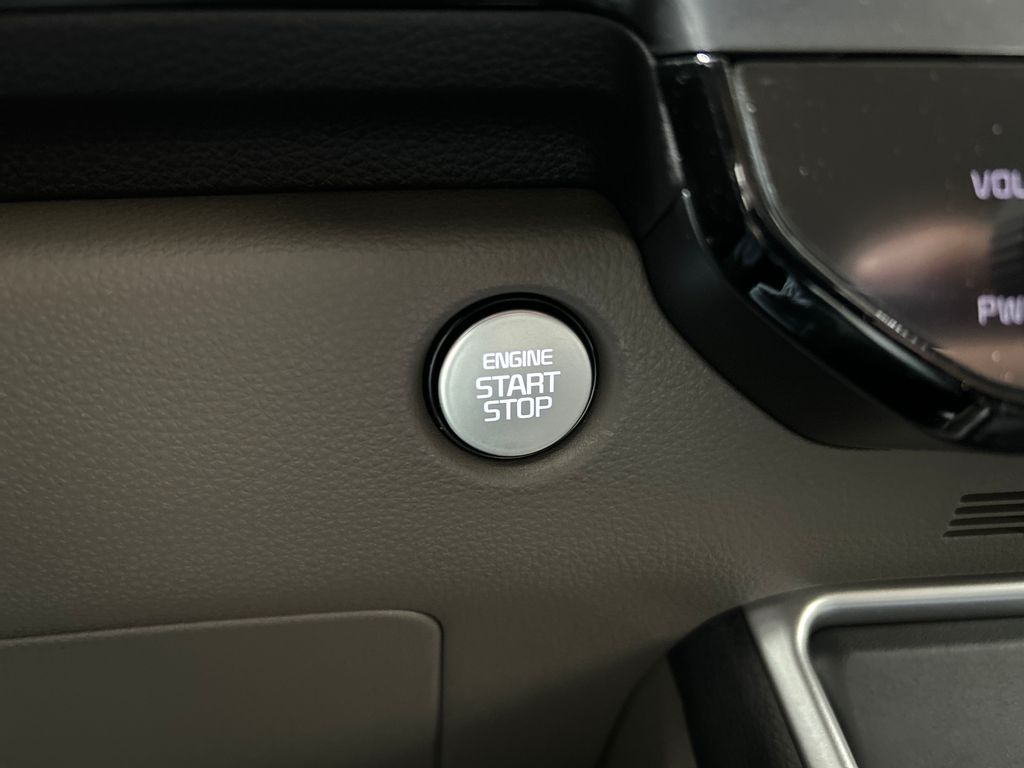 new 2025 Kia Carnival car, priced at $40,870