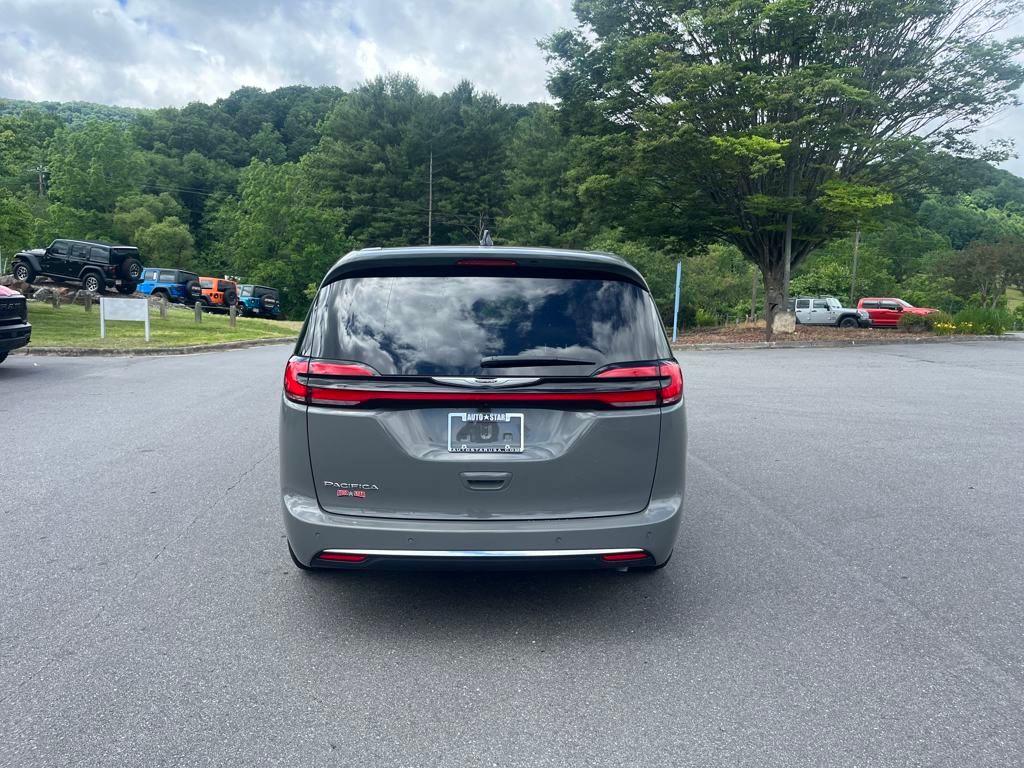 new 2025 Chrysler Pacifica car, priced at $43,527