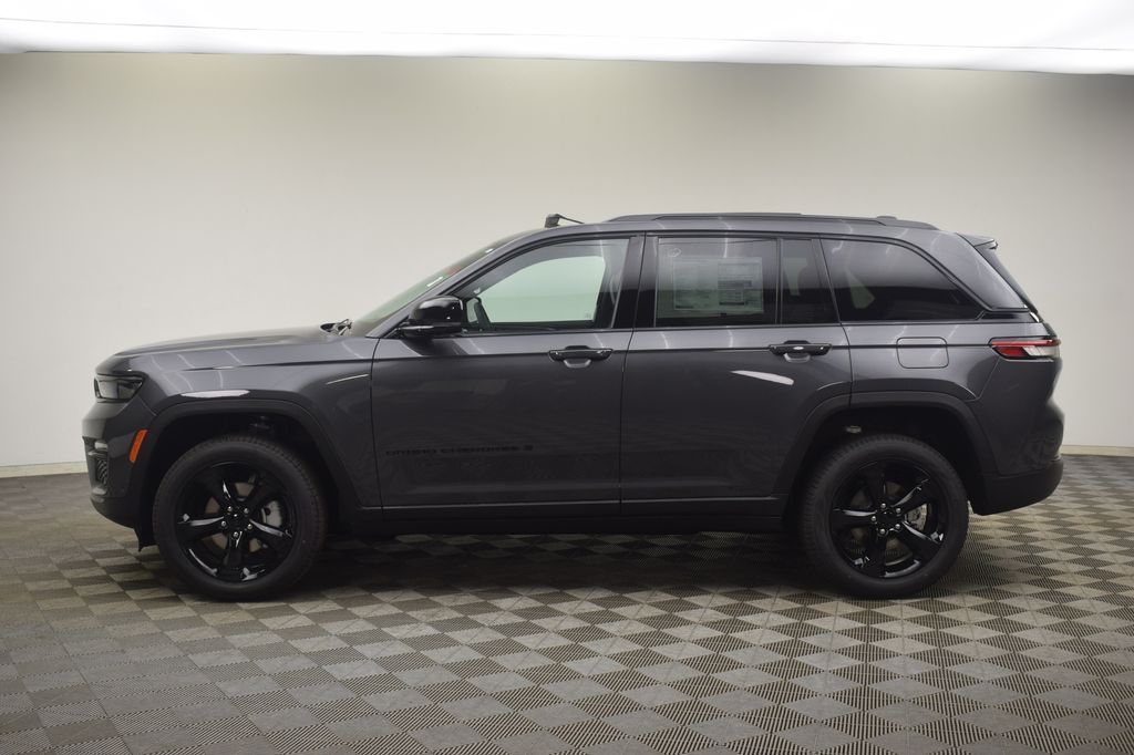 new 2025 Jeep Grand Cherokee car, priced at $54,405