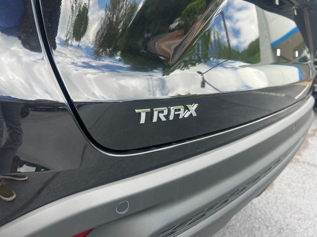 new 2025 Chevrolet Trax car, priced at $22,290