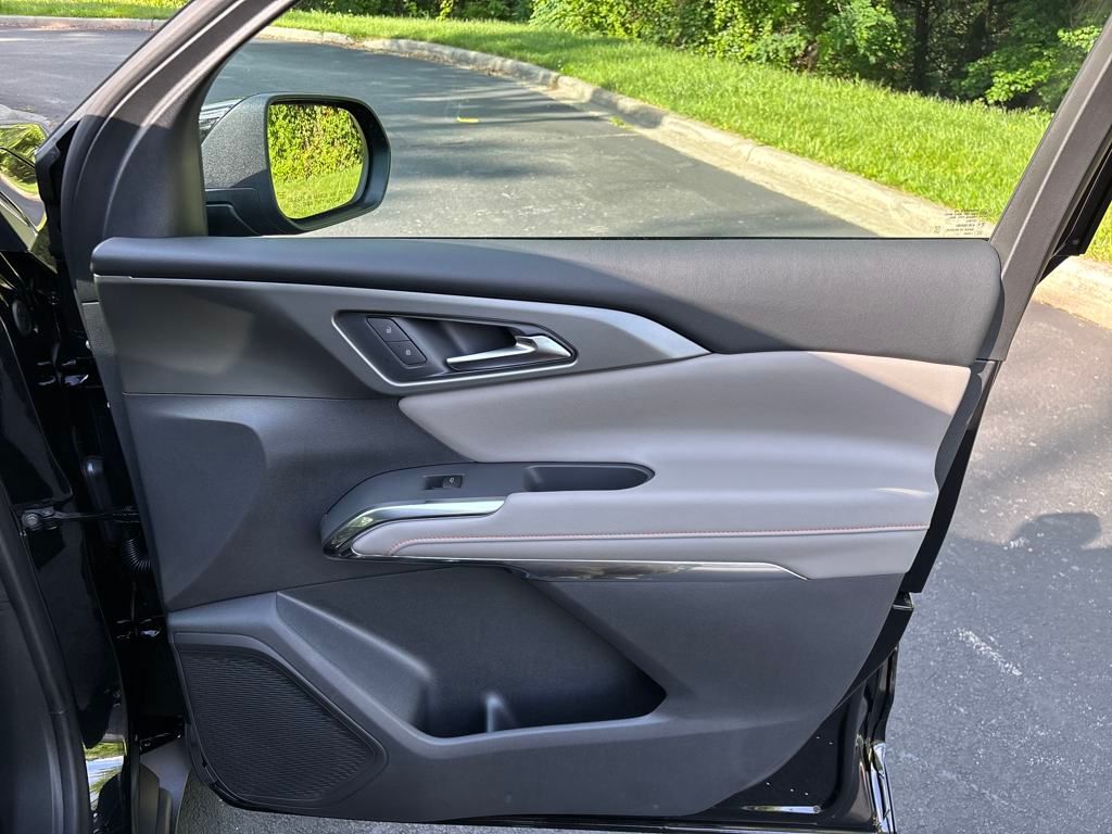 new 2025 Chevrolet Traverse car, priced at $44,695