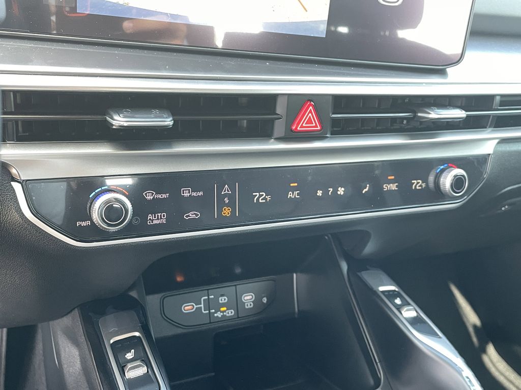 new 2025 Kia Sorento car, priced at $32,499