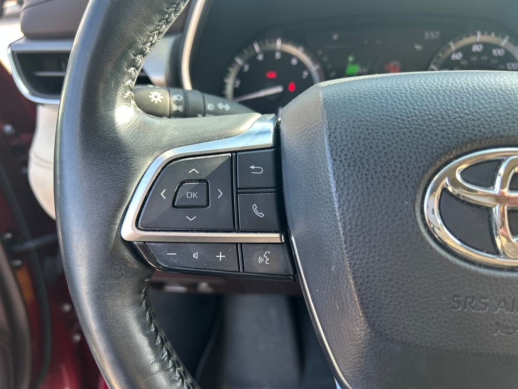 used 2021 Toyota Highlander car, priced at $35,300