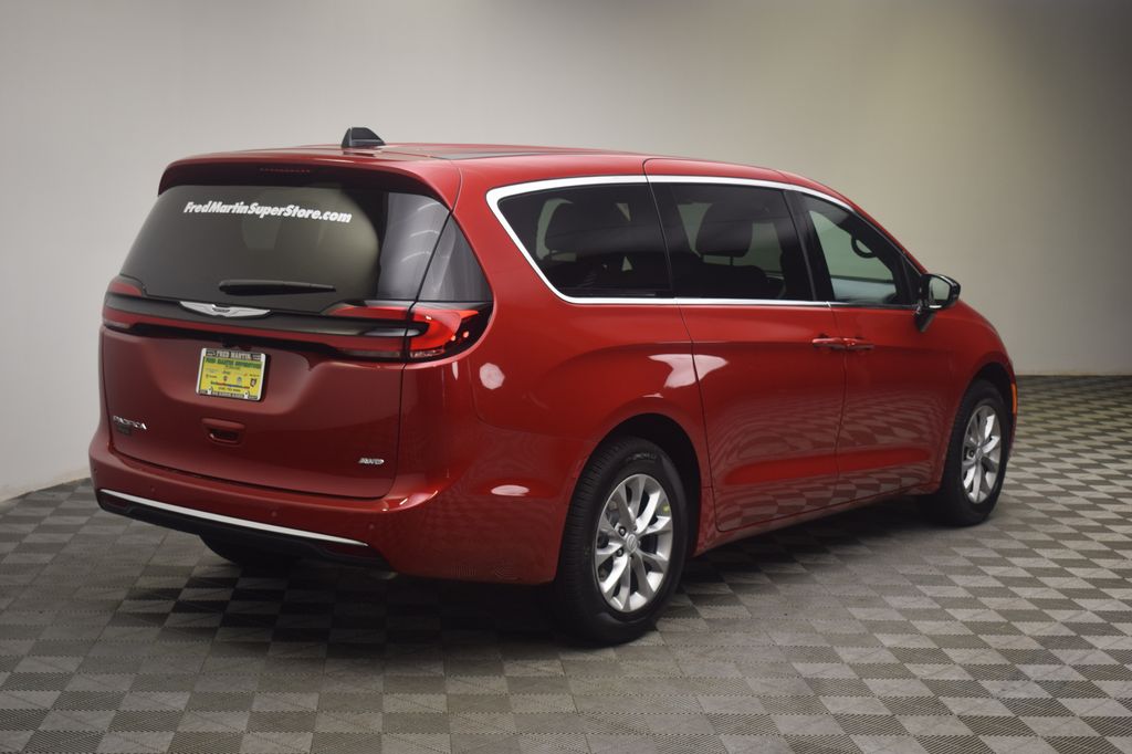 new 2026 Chrysler Pacifica car, priced at $43,561