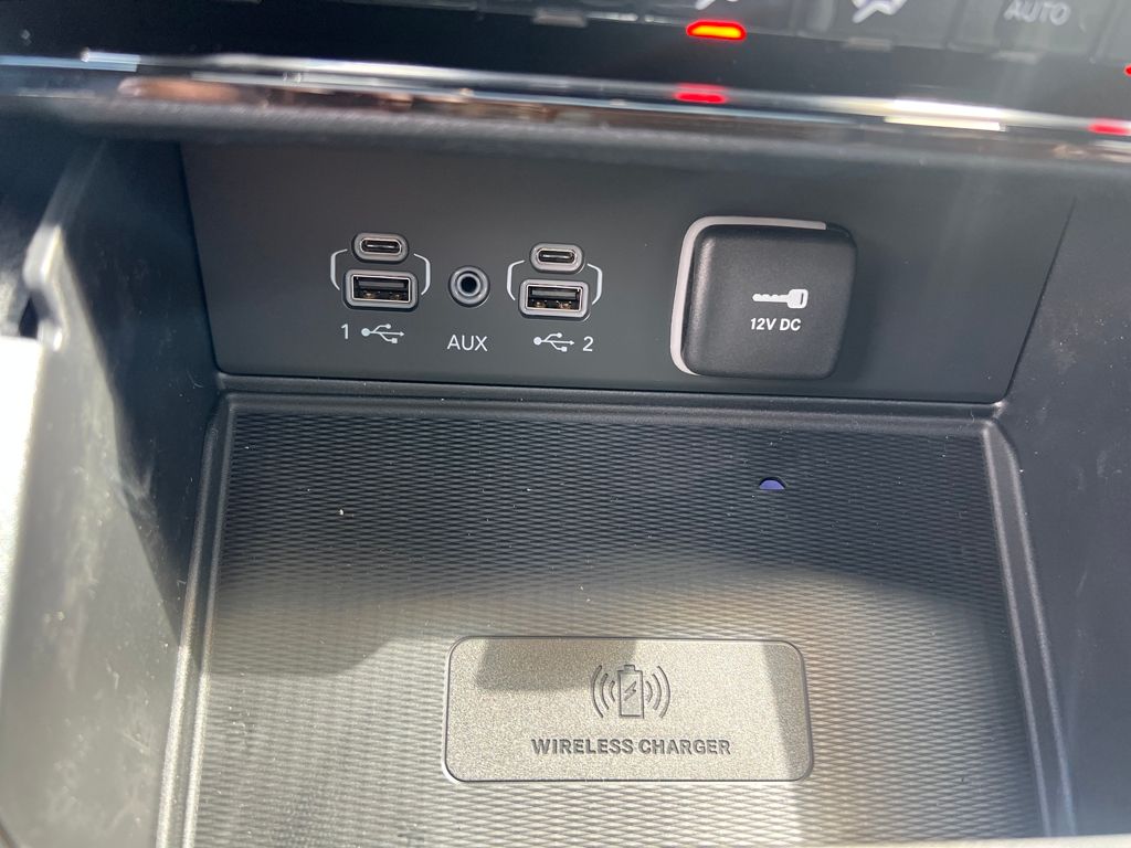 new 2025 Jeep Grand Cherokee car, priced at $38,900