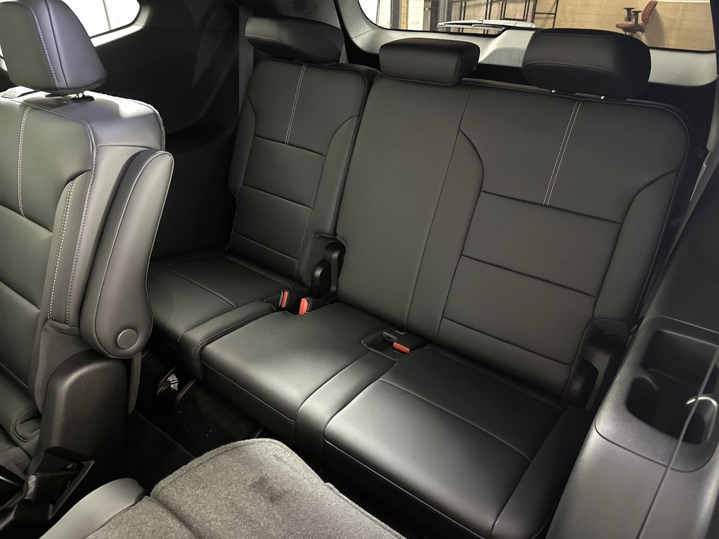 new 2025 GMC Acadia car, priced at $45,425