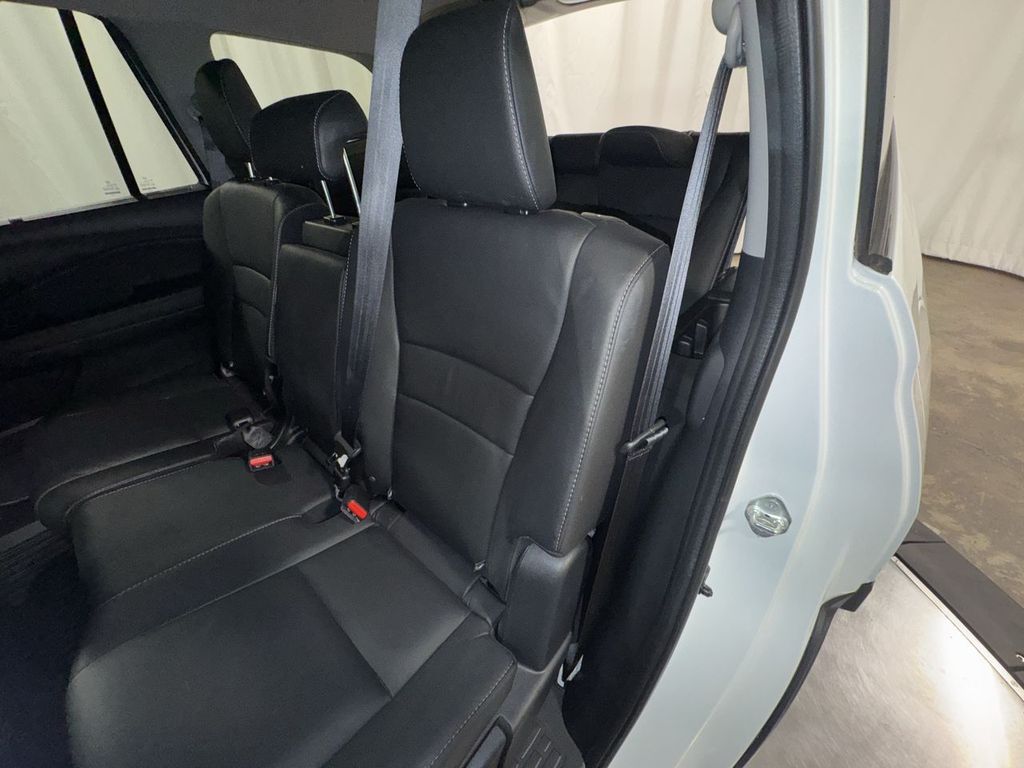 used 2022 Honda Pilot car, priced at $35,425