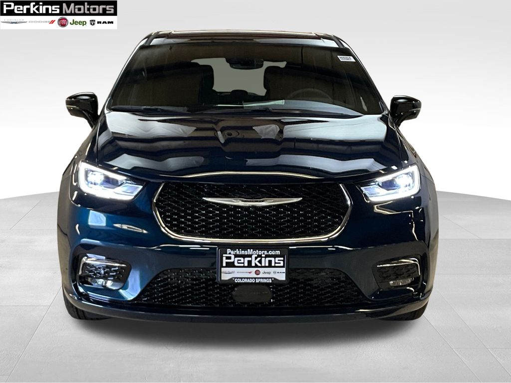 new 2025 Chrysler Pacifica car