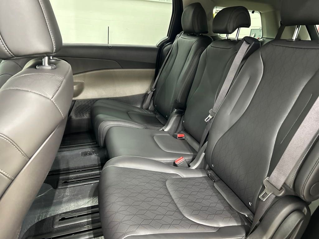 new 2025 Kia Carnival car, priced at $41,885