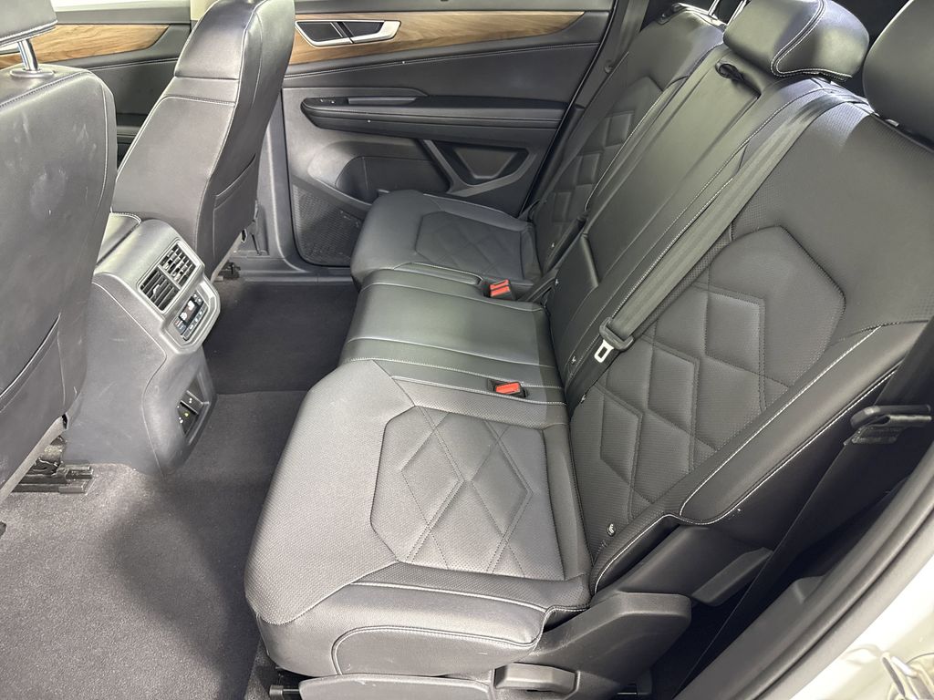 used 2024 Volkswagen Atlas car