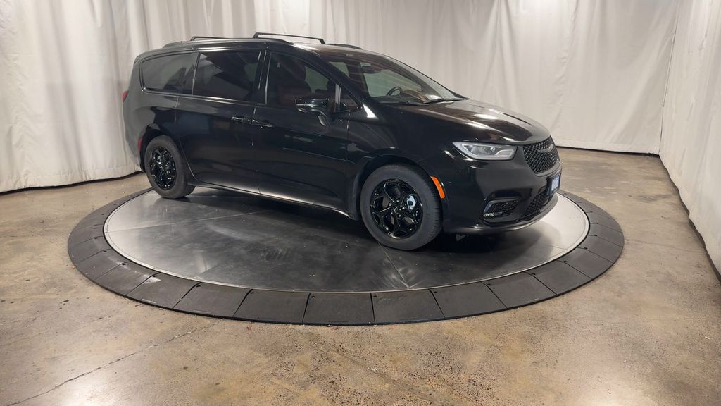 used 2021 Chrysler Pacifica Hybrid car, priced at $27,482