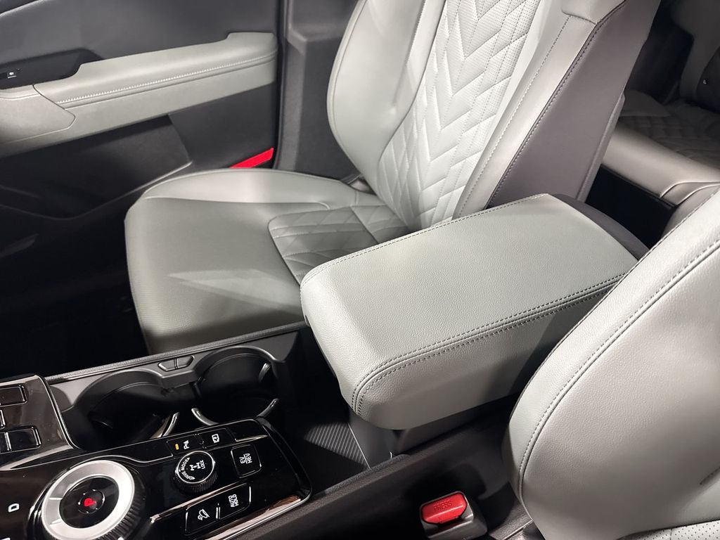 new 2025 Kia Sportage Plug-In Hybrid car, priced at $41,096