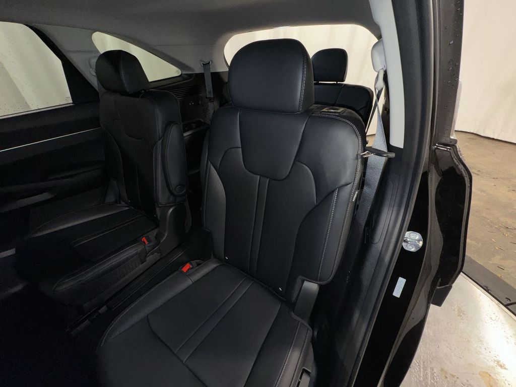 new 2025 Kia Sorento Hybrid car, priced at $42,088