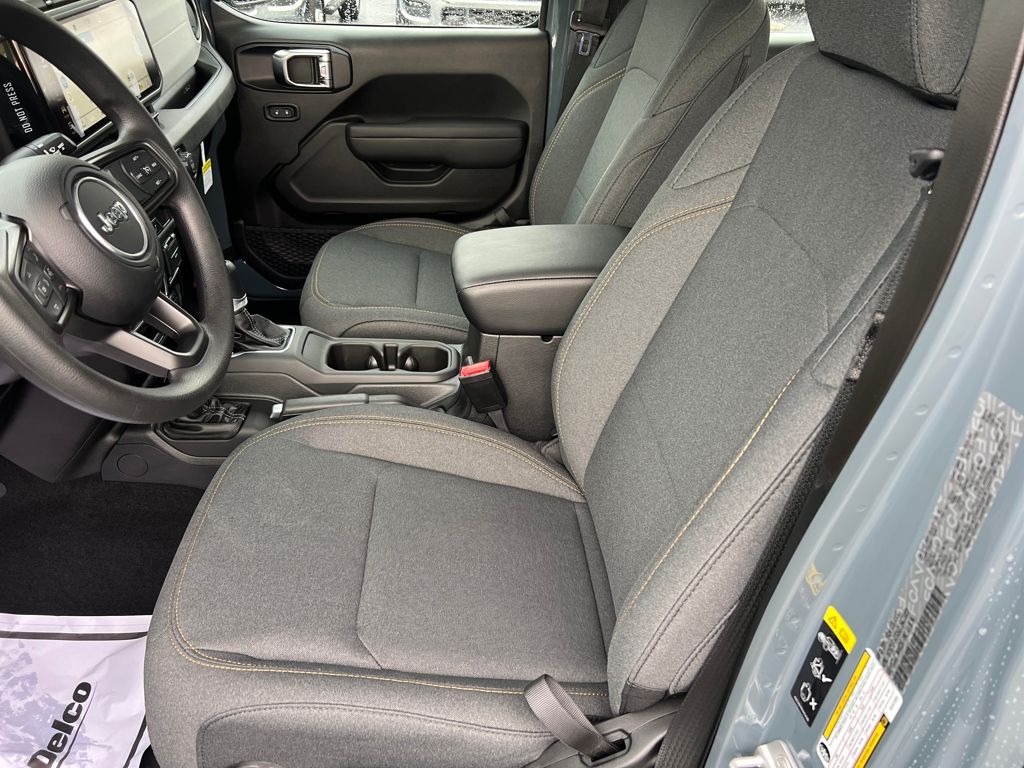 new 2025 Jeep Gladiator car, priced at $41,595