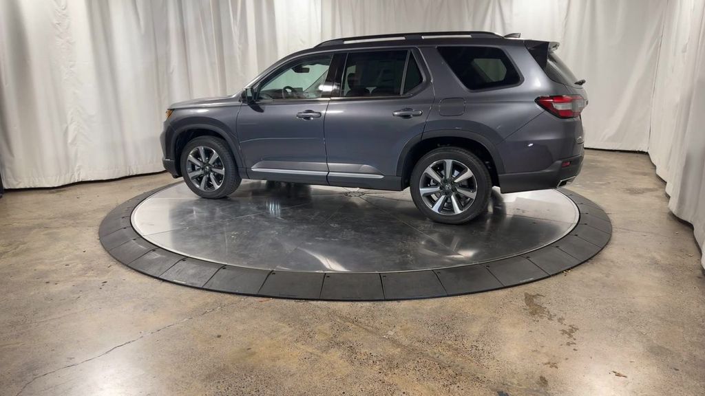 new 2025 Honda Pilot car, priced at $51,095