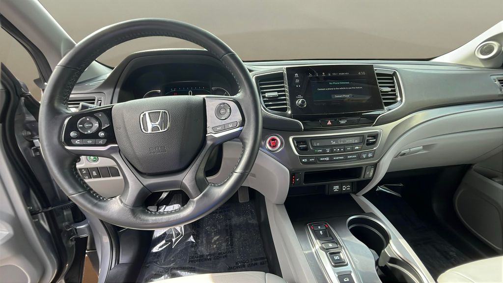 used 2022 Honda Pilot car, priced at $33,000