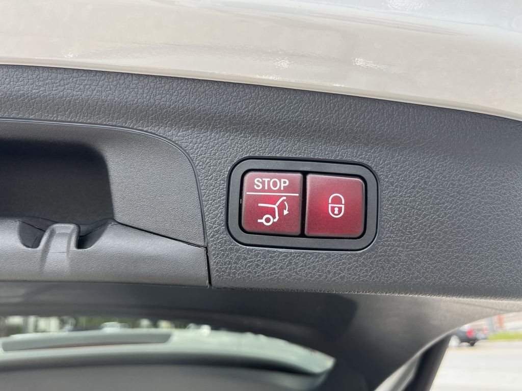 used 2024 Mercedes-Benz GLE car, priced at $61,992