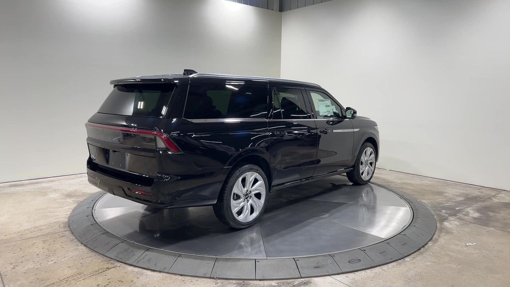 new 2025 Lincoln Navigator car, priced at $108,790