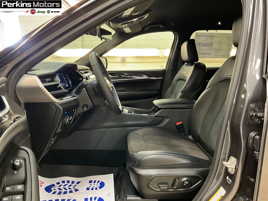 new 2025 Jeep Grand Cherokee car, priced at $66,005
