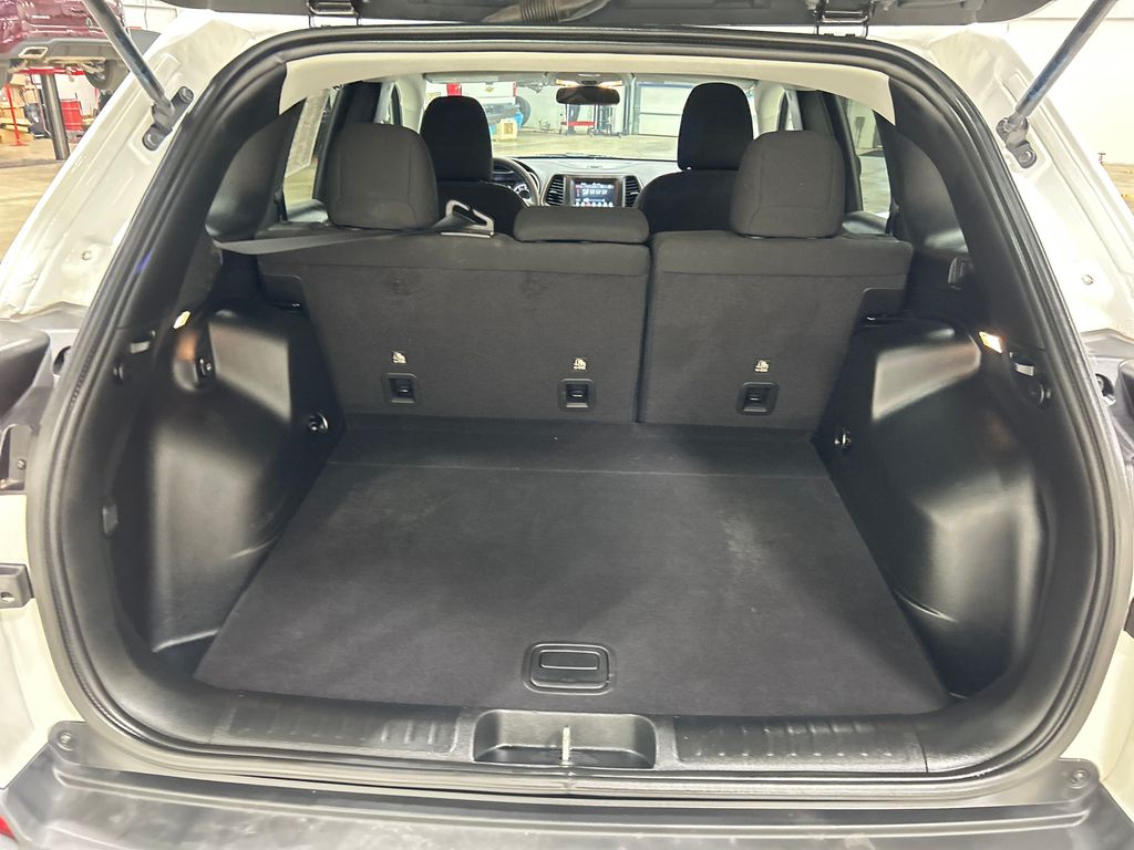 used 2019 Jeep Cherokee car, priced at $16,501