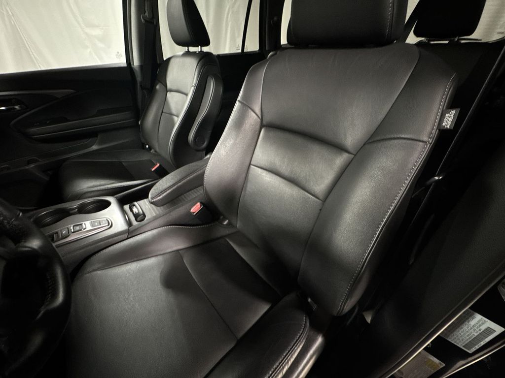 used 2022 Honda Pilot car, priced at $32,841