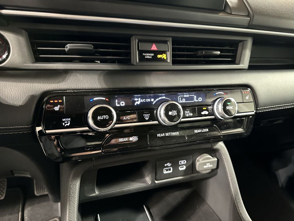 new 2025 Honda Pilot car, priced at $47,550