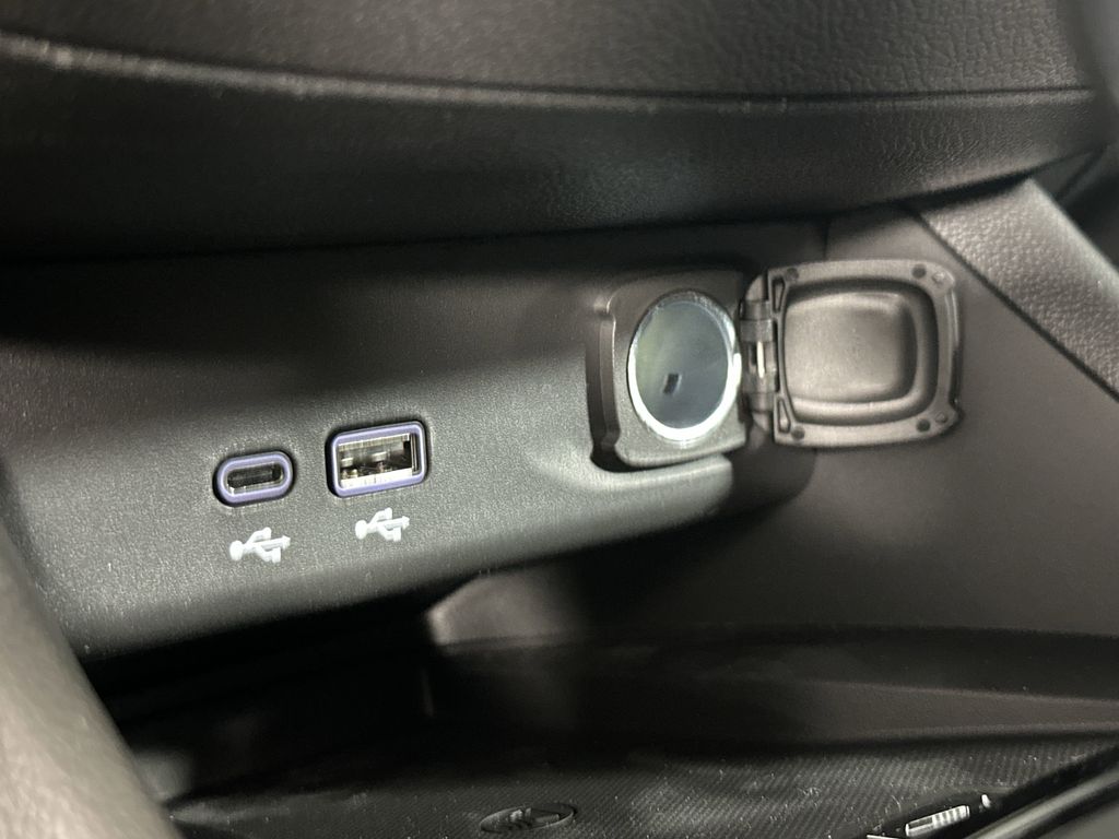 new 2025 Buick Envista car, priced at $31,085