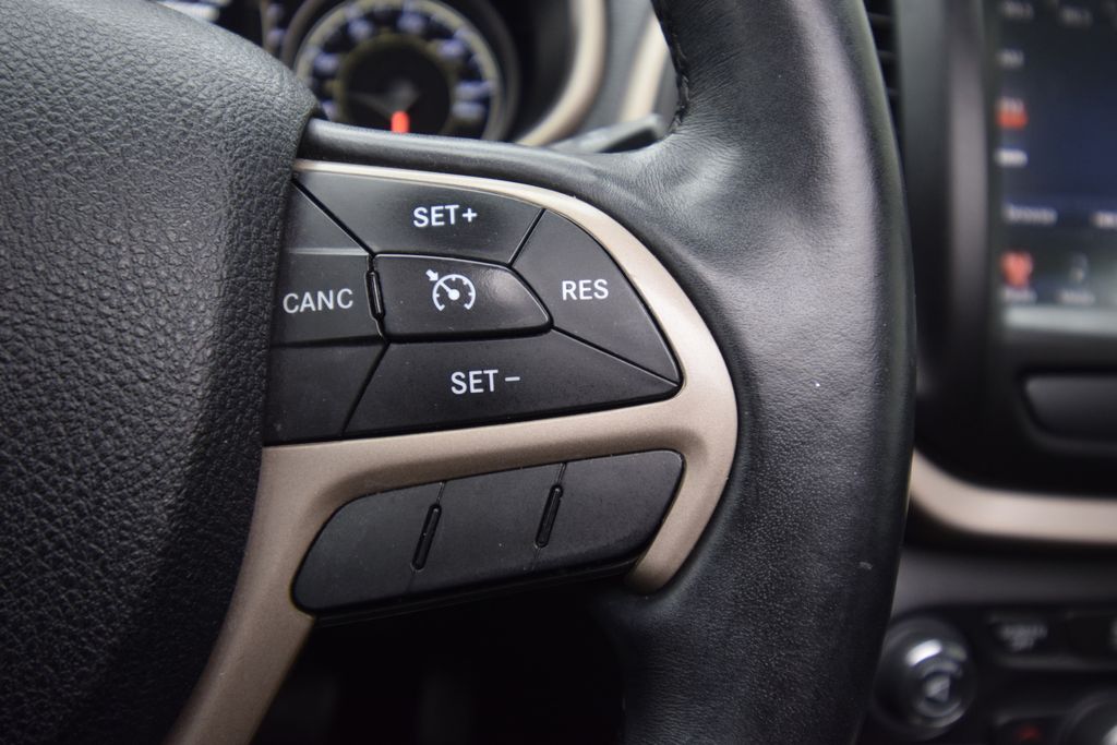 used 2016 Jeep Cherokee car, priced at $10,095