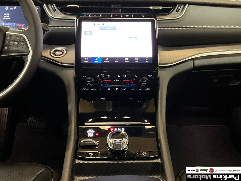 new 2025 Jeep Grand Cherokee car, priced at $61,209