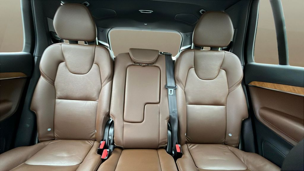 used 2022 Volvo XC90 car, priced at $35,400