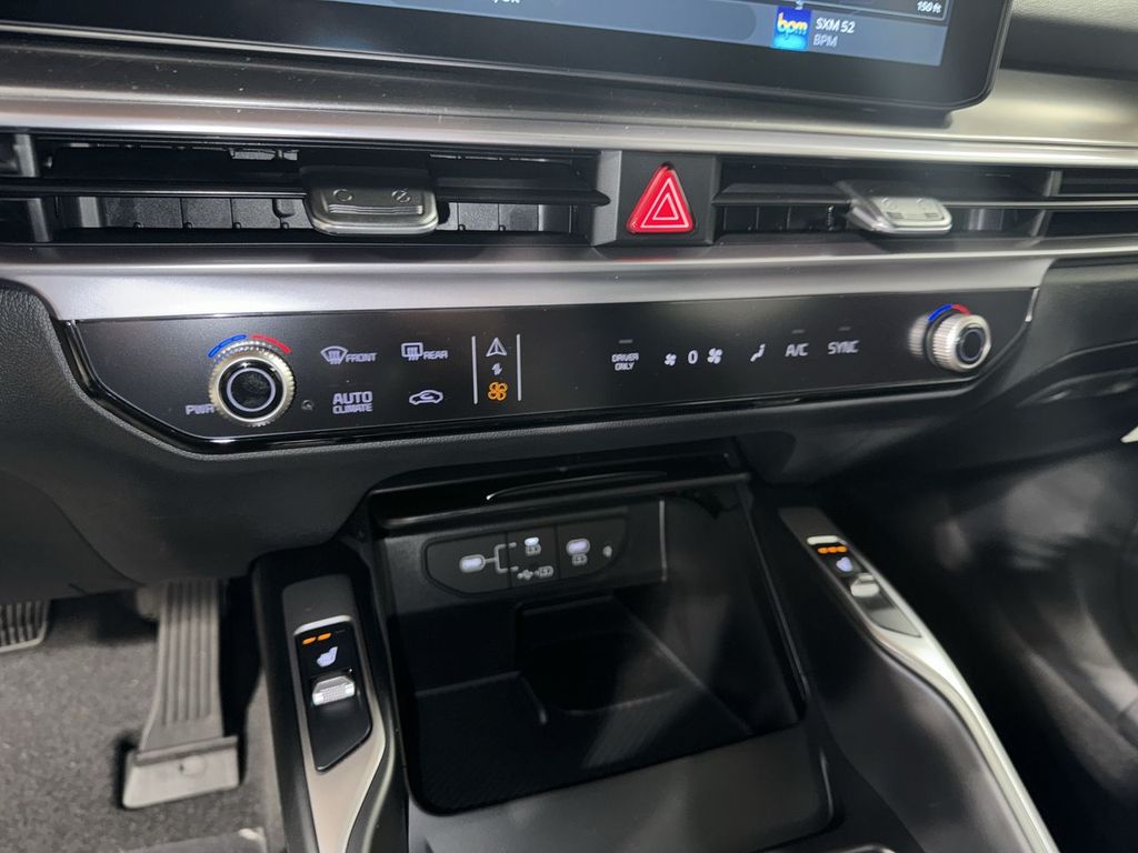 new 2025 Kia Sorento Hybrid car, priced at $42,088