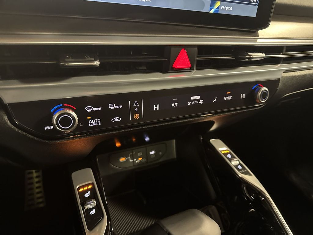 new 2025 Kia Sorento car, priced at $45,775