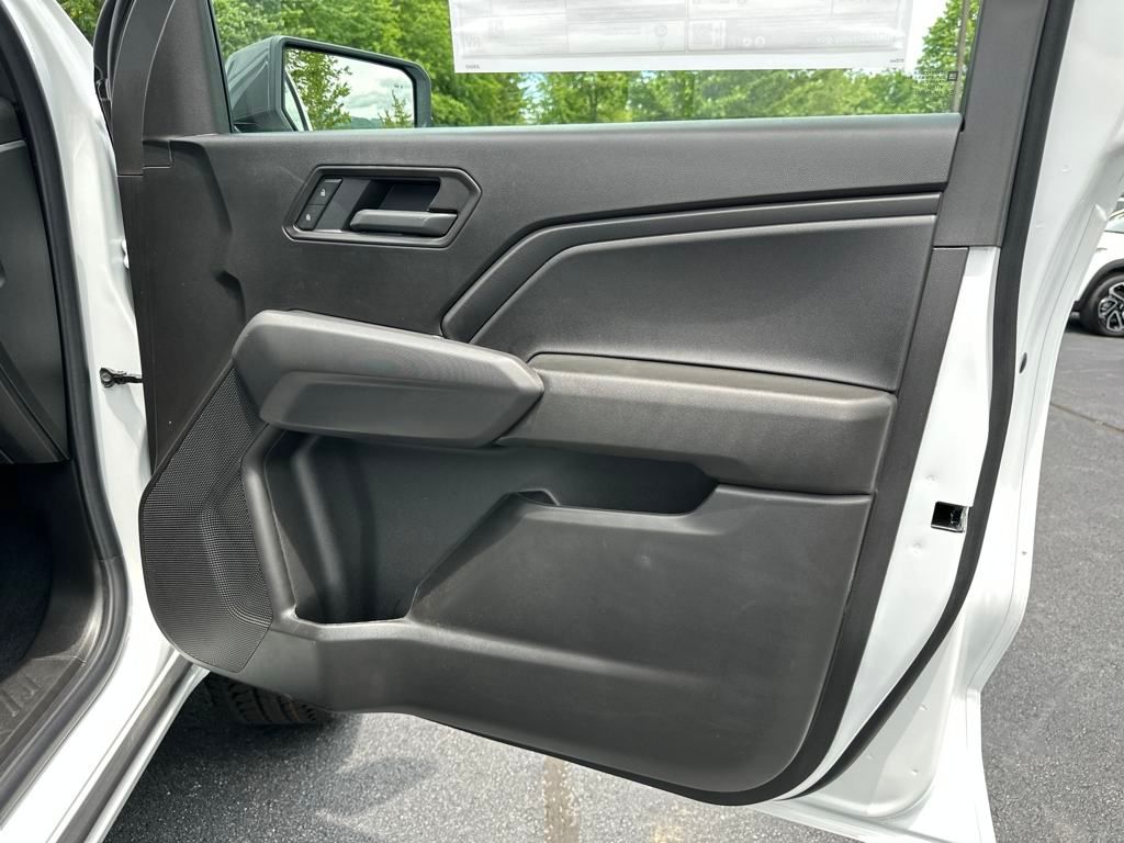 new 2025 Chevrolet Colorado car, priced at $43,070