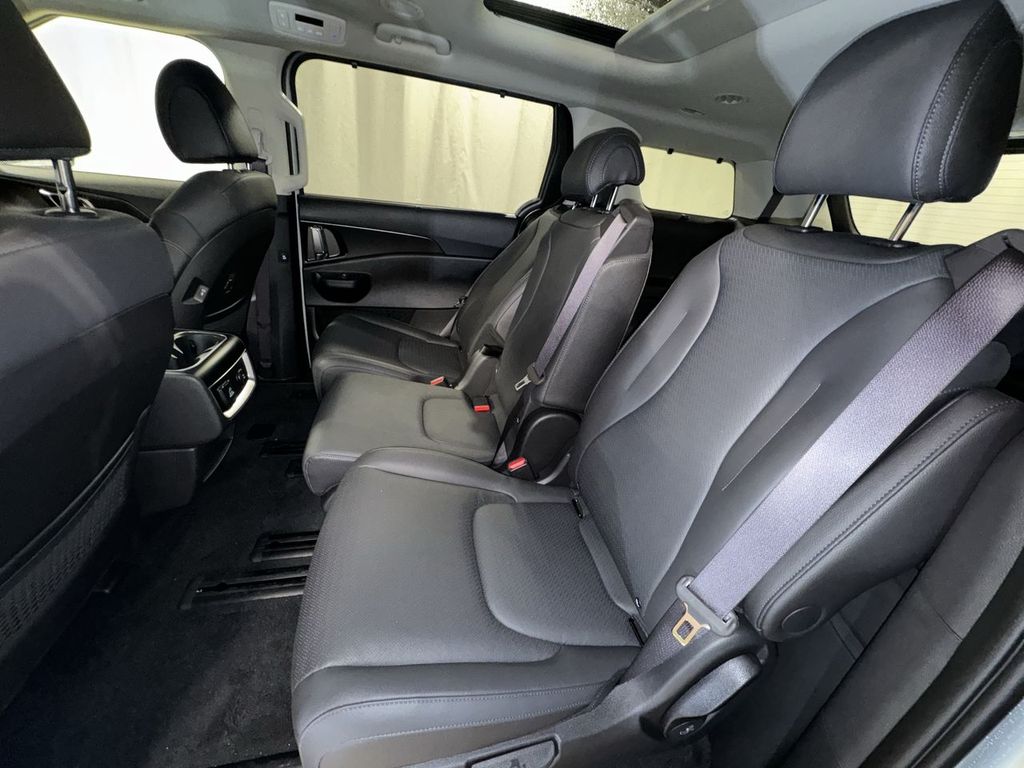 new 2025 Kia Carnival Hybrid car, priced at $50,640