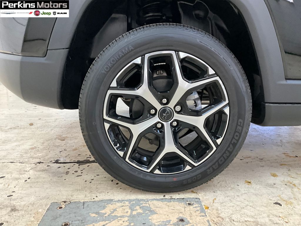 new 2025 Jeep Compass car, priced at $30,424
