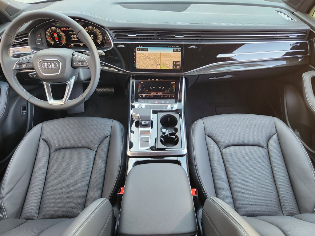 new 2025 Audi Q7 car, priced at $70,700