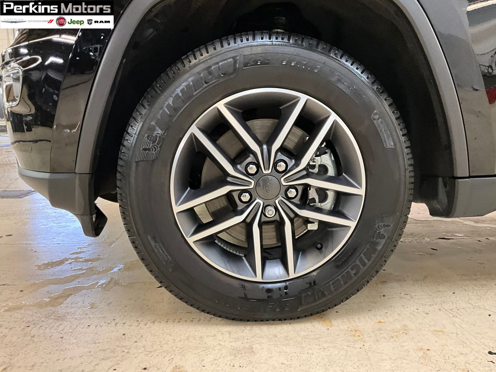 used 2021 Jeep Grand Cherokee car, priced at $33,278